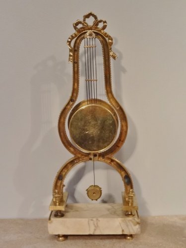 Pendule lyre en bronze doré - Gérardin et Cie