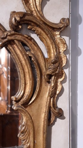 XVIIIe siècle - Grand trumeau Louis XV en bois doré d'époque XVIIIe