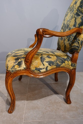 XVIIIe siècle - Paire de fauteuils à dossiers plats estampillés Nogaret d'époque XVIIIe