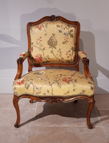 Paire de fauteuils Louis XV en noyer - Sièges Style Louis XV