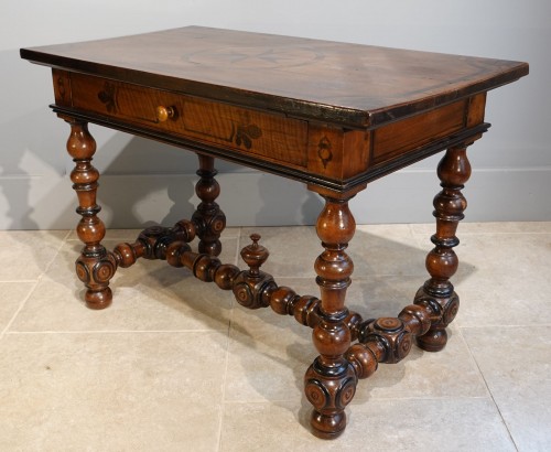 Table bureau Louis XIII en noyer - Mobilier Style Louis XIII