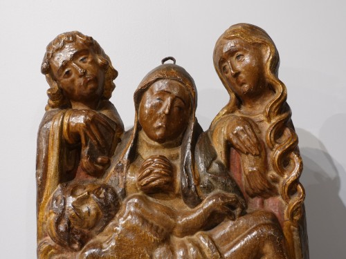 « Pietà » en bois polychrome du XVIe siècle - Sculpture Style Renaissance