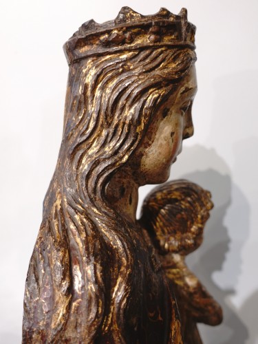 Antiquités - Vierge en Majesté en bois polychrome fin XVIe - début XVIIe