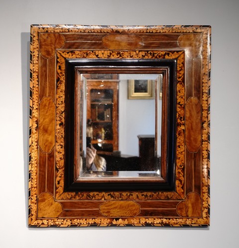 XVIIe siècle - Miroir en marqueterie attribué à Thomas Hache circa 1695