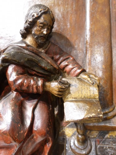 Louis XIV - Panneau en bois sculpté polychrome représentant Saint Luc, XVIIe siècle