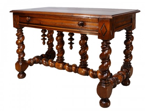 Table / Bureau Louis XIII en noyer d'époque XVIIe