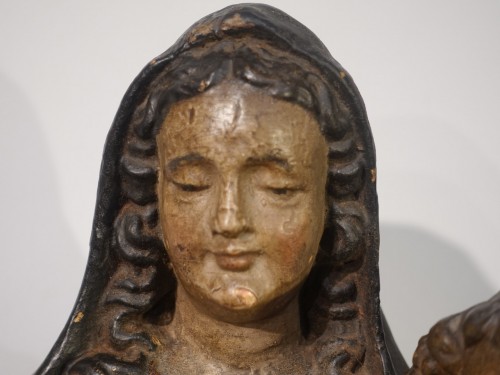 Louis XIII - Sculpture de la Vierge à l'enfant en noyer polychrome d'époque XVIIe siècle