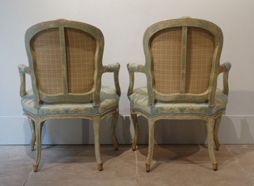 Paire de fauteuils Louis XV en cabriolet estampillés Louis DELANOIS - Louis XV