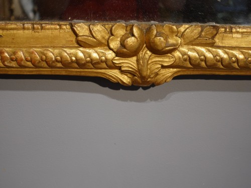 XVIIIe siècle - Miroir Louis XVI en bois doré d'époque XVIIIe siècle