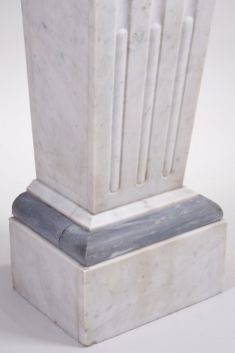 Antiquités - Colonne gaine en marbre blanc de carrare