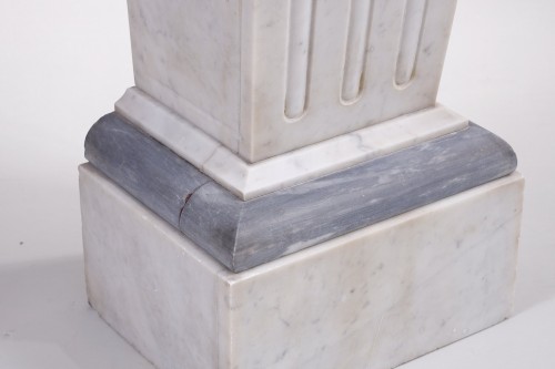 Antiquités - Colonne gaine en marbre blanc de carrare