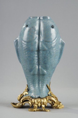 Louis XV - Vase en terre émaillée bleue, Chine XVIIIe