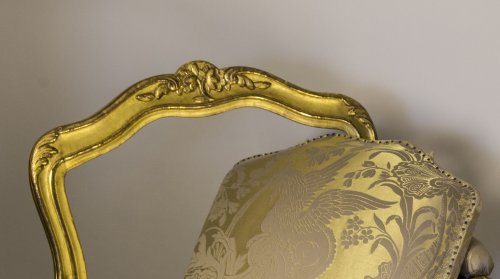 Antiquités - Paire de fauteuils à chassis d’époque Louis XV en bois doré