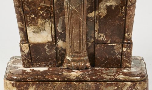 Matériaux & Architecture  - Fontaine en marbre rouge royal des Flandres, XIXe siècle
