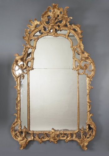 Régence - Miroir d’époque Régence en bois doré aux chimères