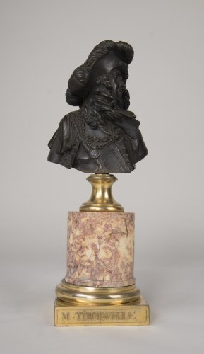 Petit buste en bronze représentant Tourville d'époque XVIIIe - Sculpture Style 