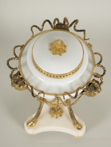 XVIIIe siècle - Vase pot-pourri d'époque Louis XVI