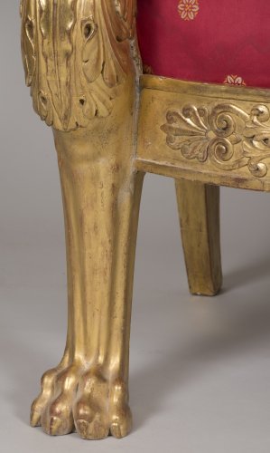 Antiquités - Paire de fauteuils aux accotoirs à tête de lions, estampille L. Bellange