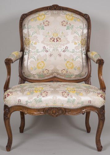 Paire de fauteuils à la reine en noyer estampillés Tilliard - Sièges Style Louis XV