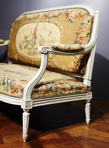 Canapé d'époque Louis XVI en tapisserie d'Aubusson - Galerie Gilles Linossier