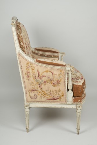 Louis XVI - Paire de bergères d'époque Louis XVI en tapisserie estampillées Lelarge