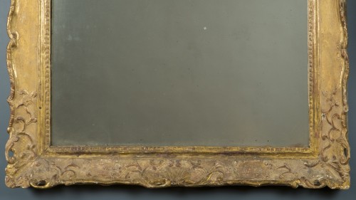 Miroir en bois doré, première moitié du XVIIIe siècle - Galerie Gilles Linossier