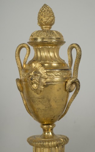 Objet de décoration Cassolettes, coupe et vase - Paire de cassolettes en urne