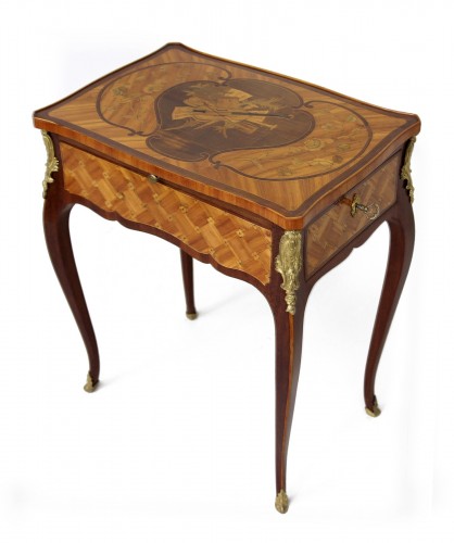 Table de salon d'époque Louis XV