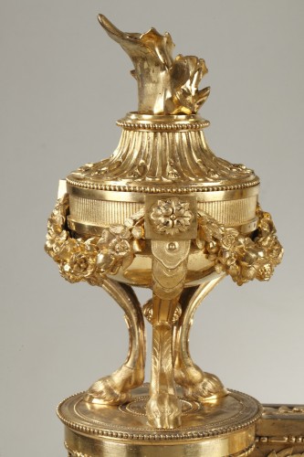 Paire de chenets en bronze doré d'époque Louis XVI - Louis XVI