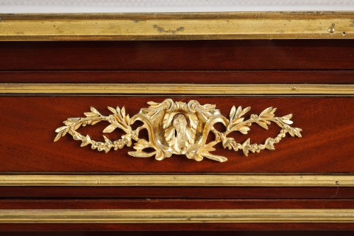 Antiquités - Console Louis XVI, attribuée à Weisweiler