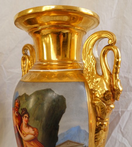 XIXe siècle - Paire de vases Empire en porcelaine de Paris