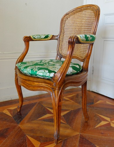 Louis XV - Paire de fauteuils cannés Louis XV - estampille Sulpice Brizard