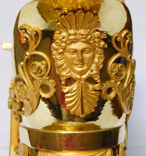 Antiquités - Pendule d'époque Empire "la Liseuse" bronze doré, cadran signé de Grand Girard