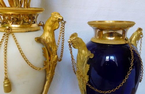 Luminaires Bougeoirs et Chandeliers - Garniture de cheminée en bronze doré d'époque Louis XVI