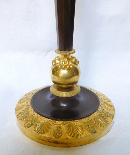 XIXe siècle - Paire de flambeaux Empire en bronze patiné et doré par Claude Galle