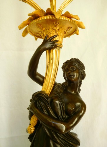Antiquités - Candélabre en bronze doré et patiné fin XVIIIe attribué à François Rémond