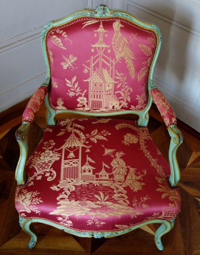 Antiquités - Paire de fauteuils Louis XV à la reine - estampille de Sylvain Blanchard