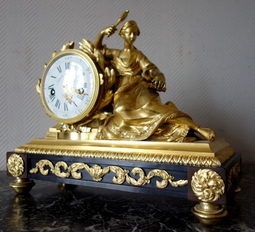XVIIIe siècle - Lepaute Horloger Du Roi - Pendule à la grecque d'époque Louis XV