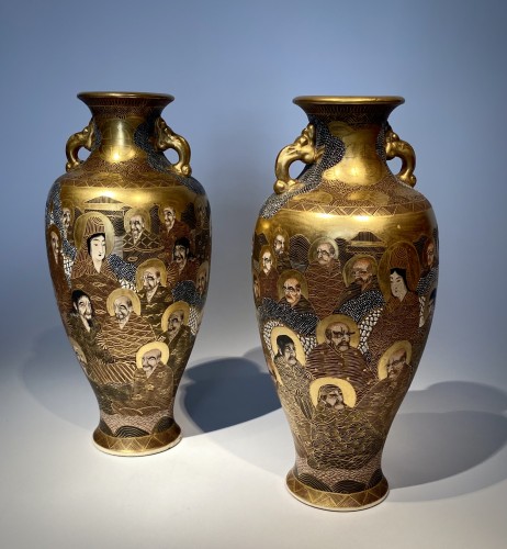 Pair de vases japonais Satsuma signés Hododa - Herwig Simons Fine Arts