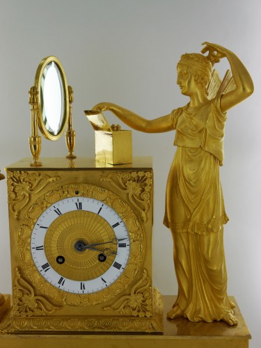 Pendule en bronze doré, début XIXe siècle - Igra Lignum