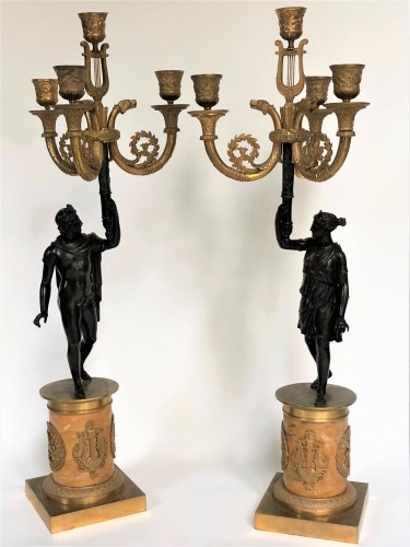 Luminaires Bougeoirs et Chandeliers - Importante paire de candélabres, fin de l'époque Empire
