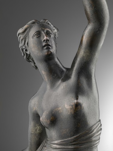 Un bronze d'un nu féminin debout, école italienne du XVIIe siècle - Louis XIII