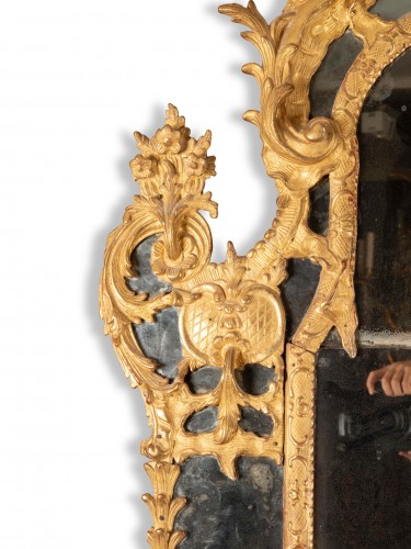 XVIIIe siècle - Miroir Epoque Louis XV bois doré