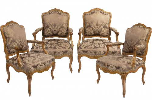 Ensemble de quatre fauteuils Louis XV estampillés de H AMAND