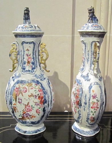 Paire de vases Chine époque Qianlong XVIIIe siècle - Céramiques, Porcelaines Style 