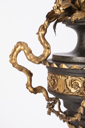 Vase ornemental du XVIIIe siècle - Louis XVI