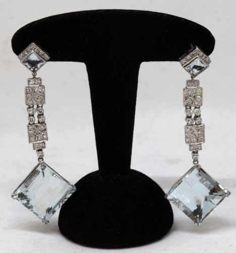Paire de pendants d’oreilles art-déco en platine, diamants et d’aigues-marines - Art Déco