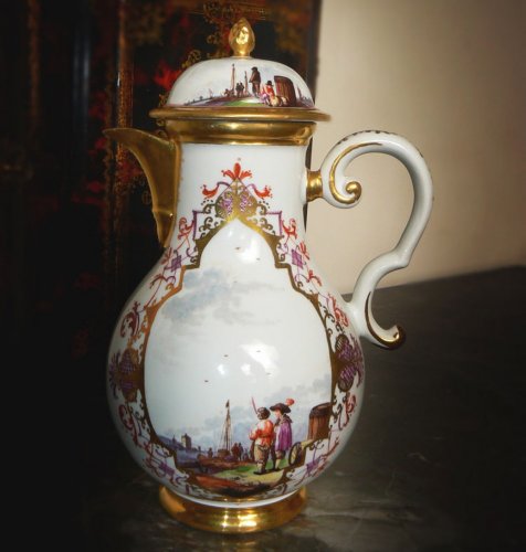 Grande verseuse en porcelaine de Meissen - Céramiques, Porcelaines Style Louis XV