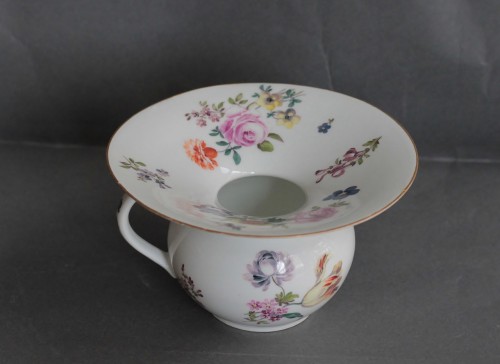 Crachoir en porcelaine de Meissen, XVIIIe siècle - JM Béalu & Fils