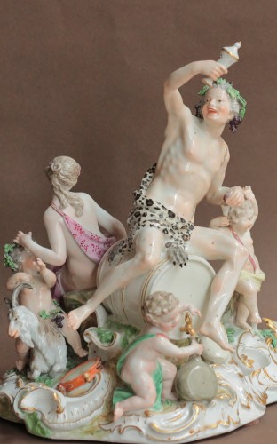 Bacchus en porcelaine de Meissen du 18e formant un centre de table - Céramiques, Porcelaines Style 